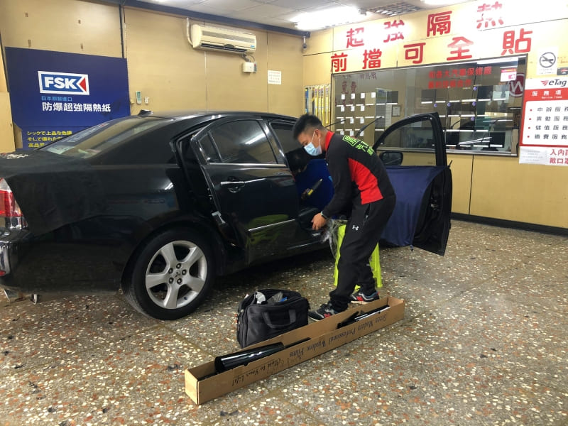 景文汽車玻璃中壢店施工空間