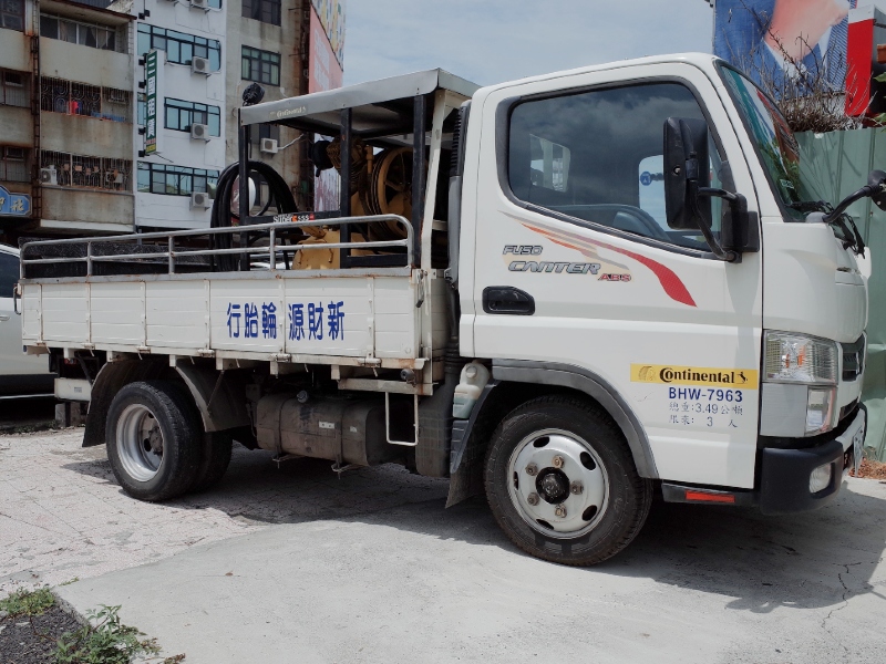 新財源輪胎道路救援車